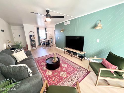 b240-7625 E Camelback Rd, Scottsdale, AZ, 85251-2105 | Card Image