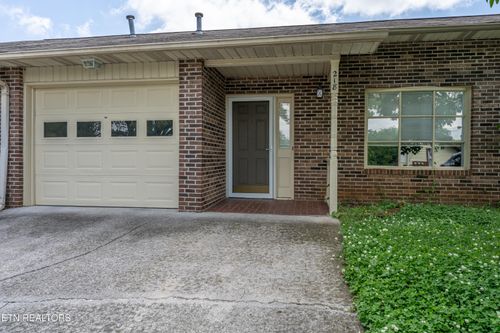218 S Magnolia St, Maryville, TN, 37803-5796 | Card Image