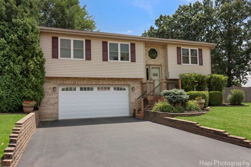 809 W Sheridan Rd, McHenry, IL, 60051-3263 | Card Image