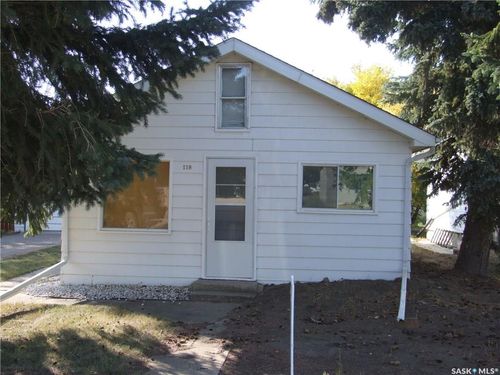 118 2nd St W, Leader, SK, S0N0C8 | Card Image