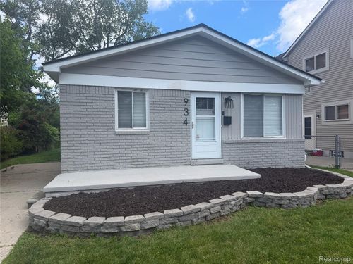934 Harvard Rd, Berkley, MI, 48072-1923 | Card Image