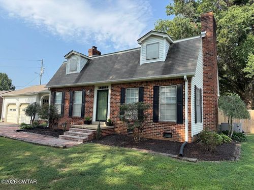 1541 Westlake Ave, Dyersburg, TN, 38024-2897 | Card Image