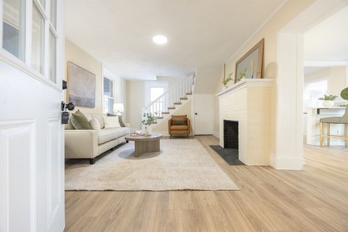 10 Hobamack Rd, Weymouth, MA, 02191-1508 | Card Image