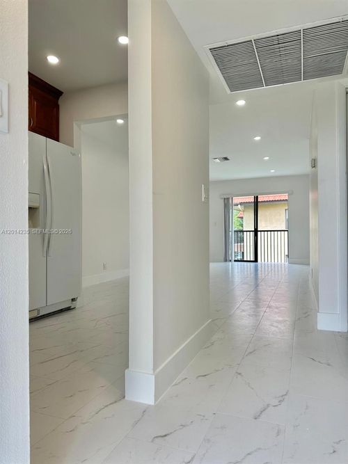 202-21911 Lake Forest Cir, Boca Raton, FL, 33433-3365 | Card Image