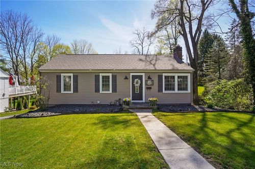 27 Botsford St, Poland, OH, 44514-1738 | Card Image