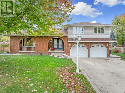 63 Fryer St, Home with 5 bedrooms, 2 bathrooms and null parking in Amherstburg ON | Image 2