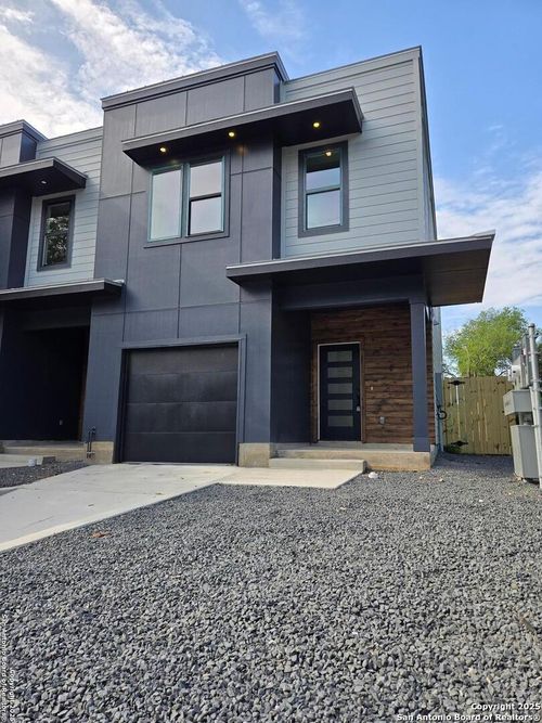 201-1834 Montana St, San Antonio, TX, 78203-2104 | Card Image