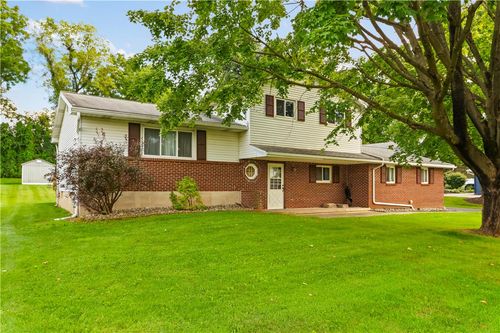 4631 Pine Dr, Nazareth, PA, 18064-8516 | Card Image