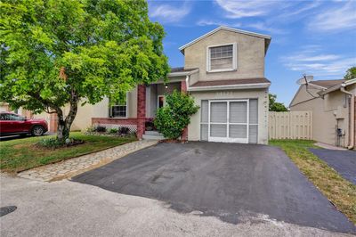 14121 Langley Pl, House other with 3 bedrooms, 2 bathrooms and null parking in Davie FL | Image 1