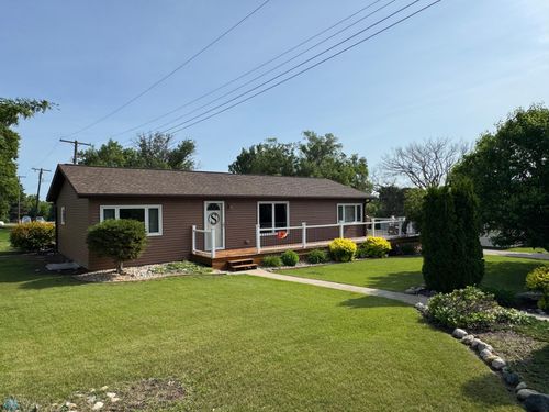 418 4th Avenue W, Lisbon, ND, 58054 | Card Image