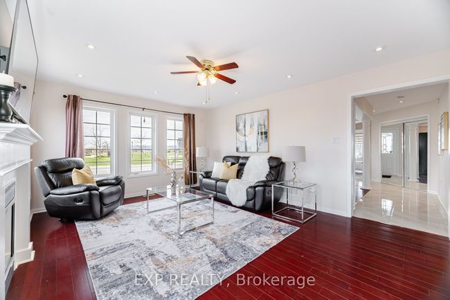 810 Cousens Terr, House other with 5 bedrooms, 3 bathrooms and 2 parking in Milton ON | Image 12