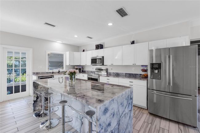 3425 W Forest Lake Cir, House other with 6 bedrooms, 4 bathrooms and null parking in SARASOTA FL | Image 10