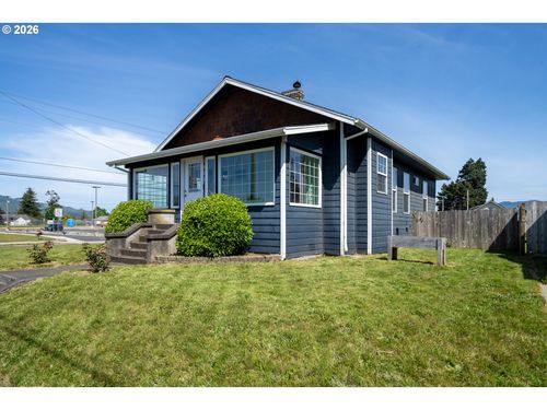 1802 8th St, Tillamook, OR, 97141-3704 | Card Image