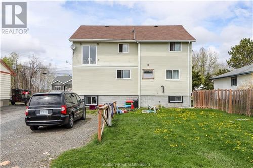 3-1663 Wendy St, Val Caron, ON, P3N1L9 | Card Image