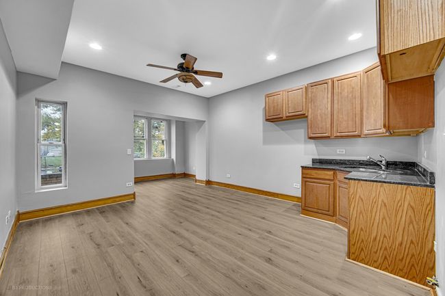 APT-2 - 4829 S Prairie Ave, Condo with 3 bedrooms, 2 bathrooms and 1 parking in CHICAGO IL | Image 4