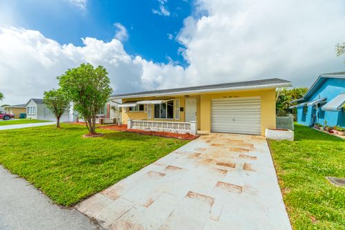 4812 Nw 49th Dr, Tamarac, FL, 33319-3647 | Card Image
