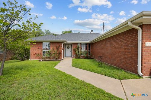 305 W Blancas Dr, Copperas Cove, TX, 76522-4533 | Card Image