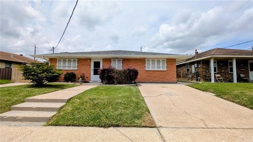2112 Munster Blvd, Meraux, LA, 70075-2412 | Card Image
