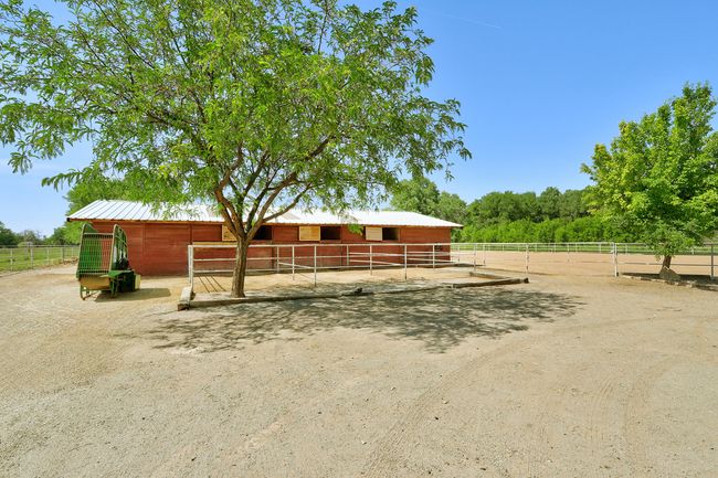 355 Esperanza Dr, House other with 4 bedrooms, 2 bathrooms and null parking in Bosque Farms NM | Image 17