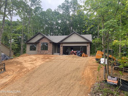 233 Albemarle Cir, Crossville, TN, 38558-8120 | Card Image