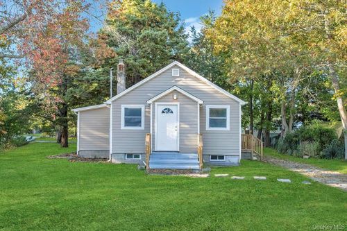 231 Elm Rd W, Mastic Beach, NY, 11951-5420 | Card Image