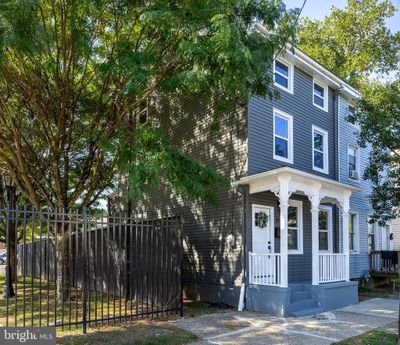 25 E Federal Street, Home with 4 bedrooms, 2 bathrooms and null parking in BURLINGTON NJ | Image 2