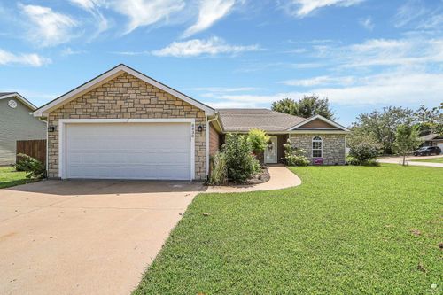 8830 Elderberry Run, Manhattan, KS, 66502 | Card Image