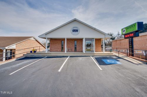 106 Rogosin Dr, Elizabethton, TN, 37643-2963 | Card Image