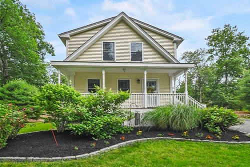 7 View St, Attleboro, MA, 02703-5548 | Card Image