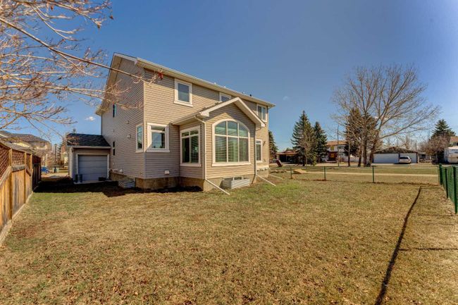 621 Cavendish Beach Bay, Home with 3 bedrooms, 2 bathrooms and 6 parking in Chestermere AB | Image 40