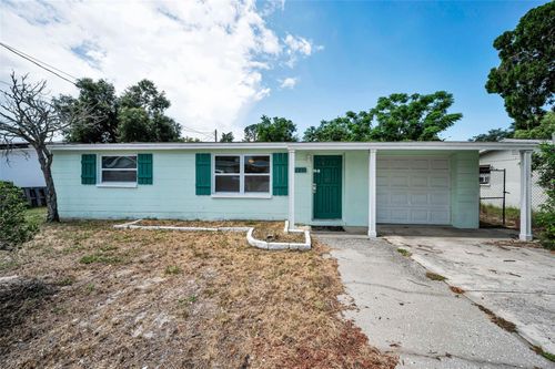 7402 Country Club Dr, HUDSON, FL, 34667-6802 | Card Image