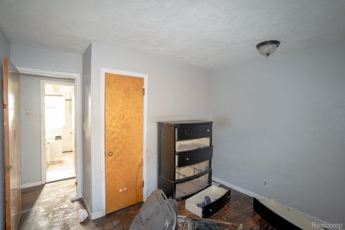 15726 Hubbell St, Detroit, MI, 48227-2949 | Card Image