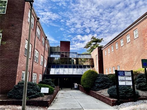 ste-15-2 Stowe Rd, Peekskill, NY, 10566-2582 | Card Image