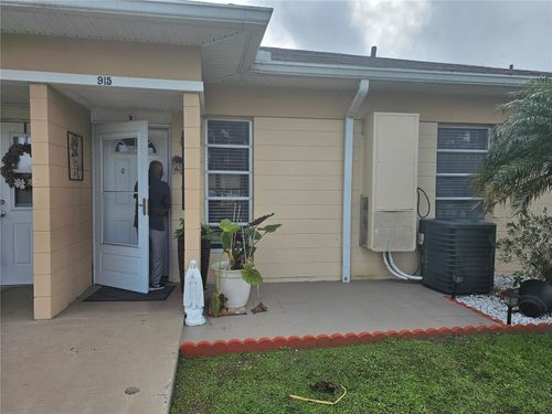 915 Club Cir, LAKESHORE, FL, 33854-1206 | Card Image