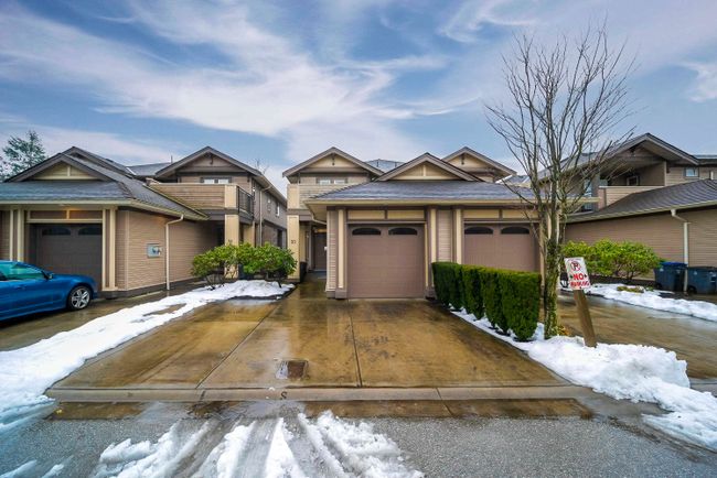 30 - 15168 66 A Avenue, Townhouse with 4 bedrooms, 3 bathrooms and 4 parking in Surrey BC | Image 3