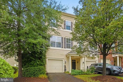 16766 Blackjack Oak Ln, WOODBRIDGE, VA, 22191-7517 | Card Image