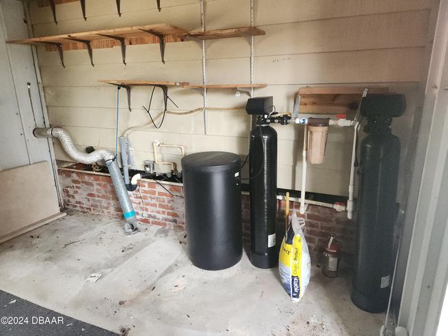 Exterior Laundry/Storage/Water treatment Room | Image 21