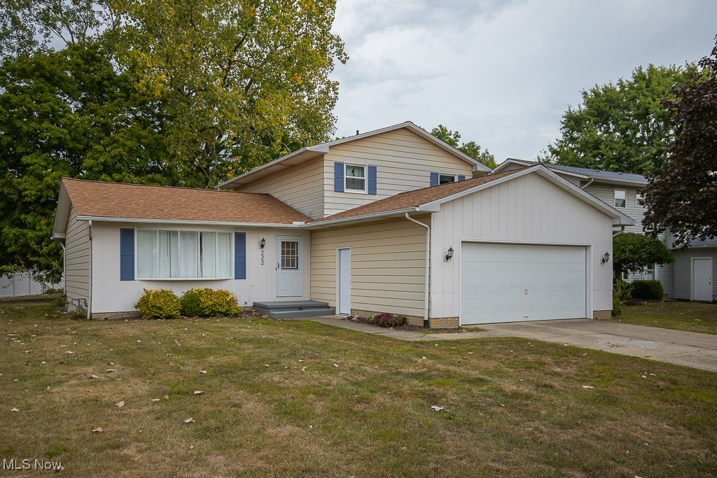 Huntington Cir, Elyria, OH 44035
