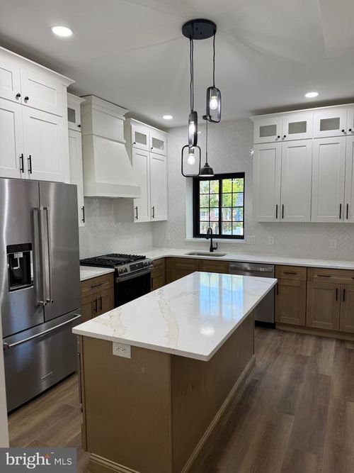 530 Park Ave, LANCASTER, PA, 17602-2156 | Card Image