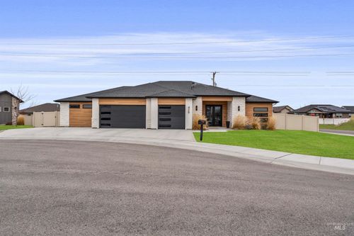 429 Meadowview Ln N, Twin Falls, ID, 83301-8562 | Card Image