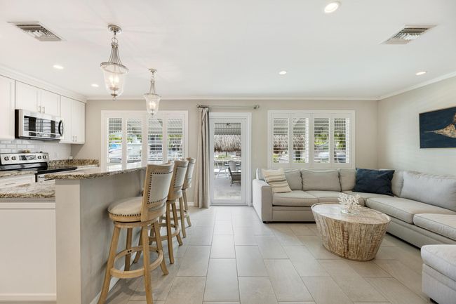 Living Room to Back | Image 15