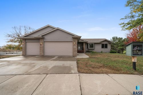 1319 Holiday Dr Drive, Canton, SD, 57013 | Card Image