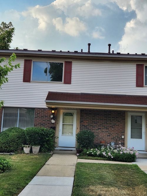 5832-1746 Queensbury Cir, Hoffman Estates, IL, 60169-6838 | Card Image