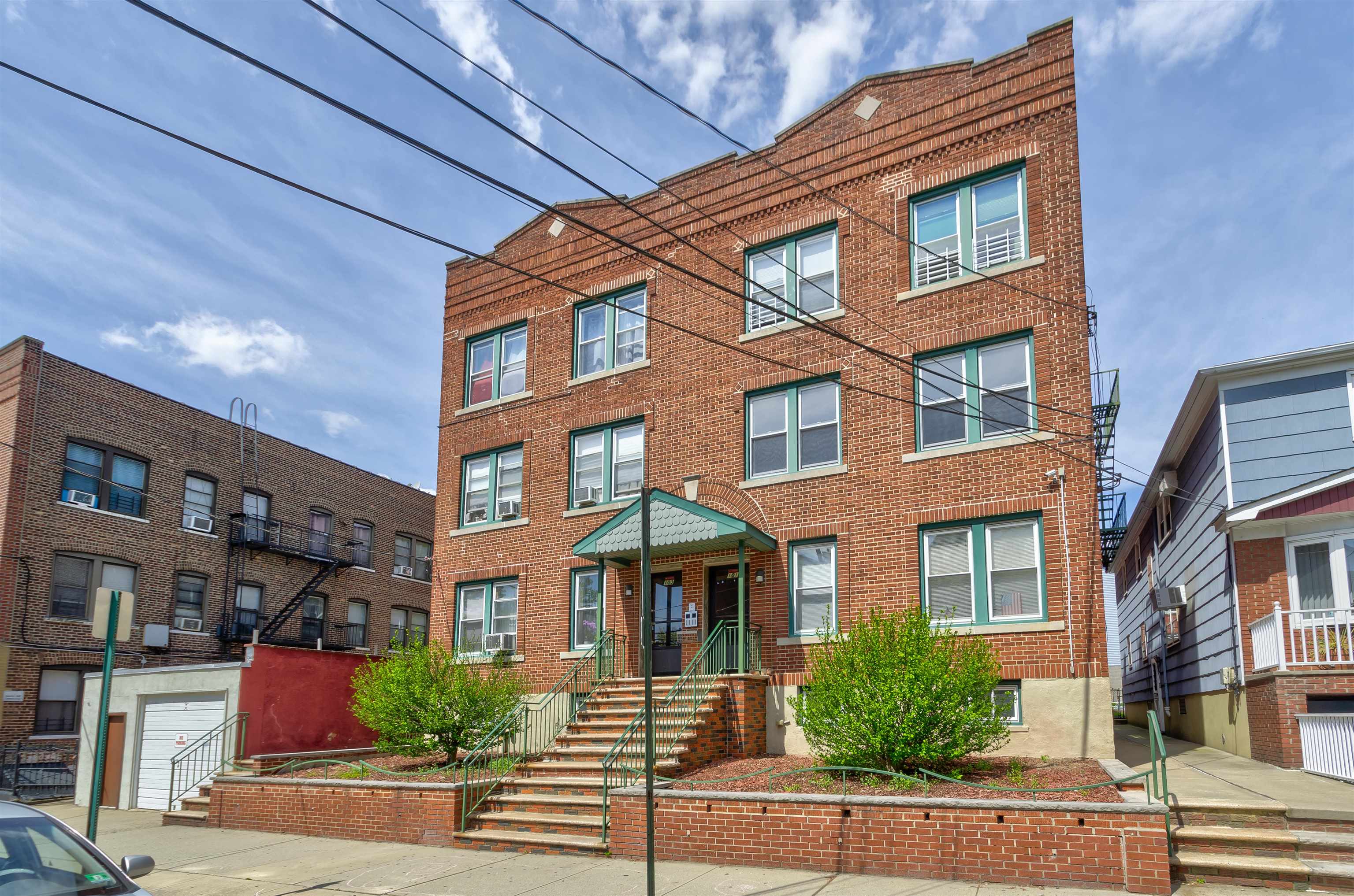 Residential Lease in Bayonne
