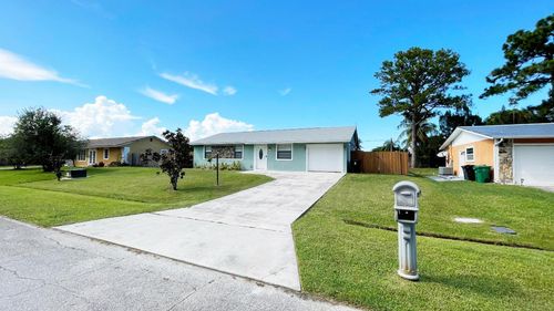 913 Se Browning Ave, Port St Lucie, FL, 34983-3937 | Card Image