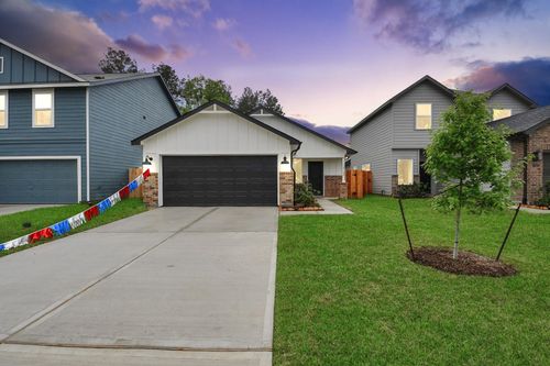 18728 Loom Dr, Conroe, TX, 77306-7832 | Card Image