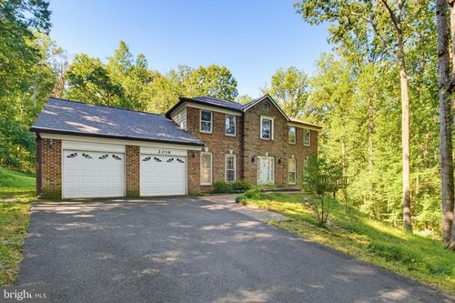 2018 Hunter Mill Rd, VIENNA, VA, 22181-2805 | Card Image