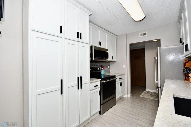 Kitchen | Image 6