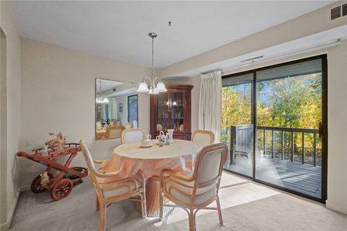 3f-196 Old River Road, Lincoln, RI, 02865 | Card Image