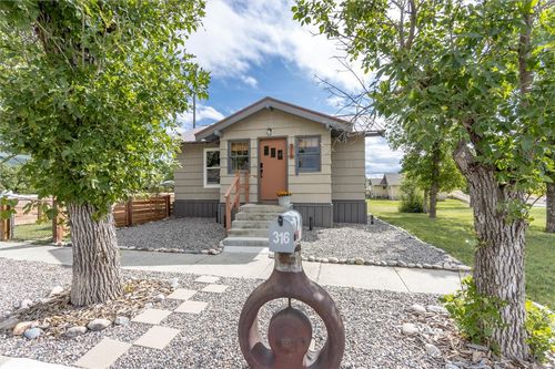 316 8th Ave W, Roundup, MT, 59072-2216 | Card Image
